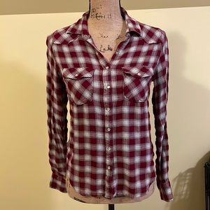 Aeropostale Shirt Medium but runs Small